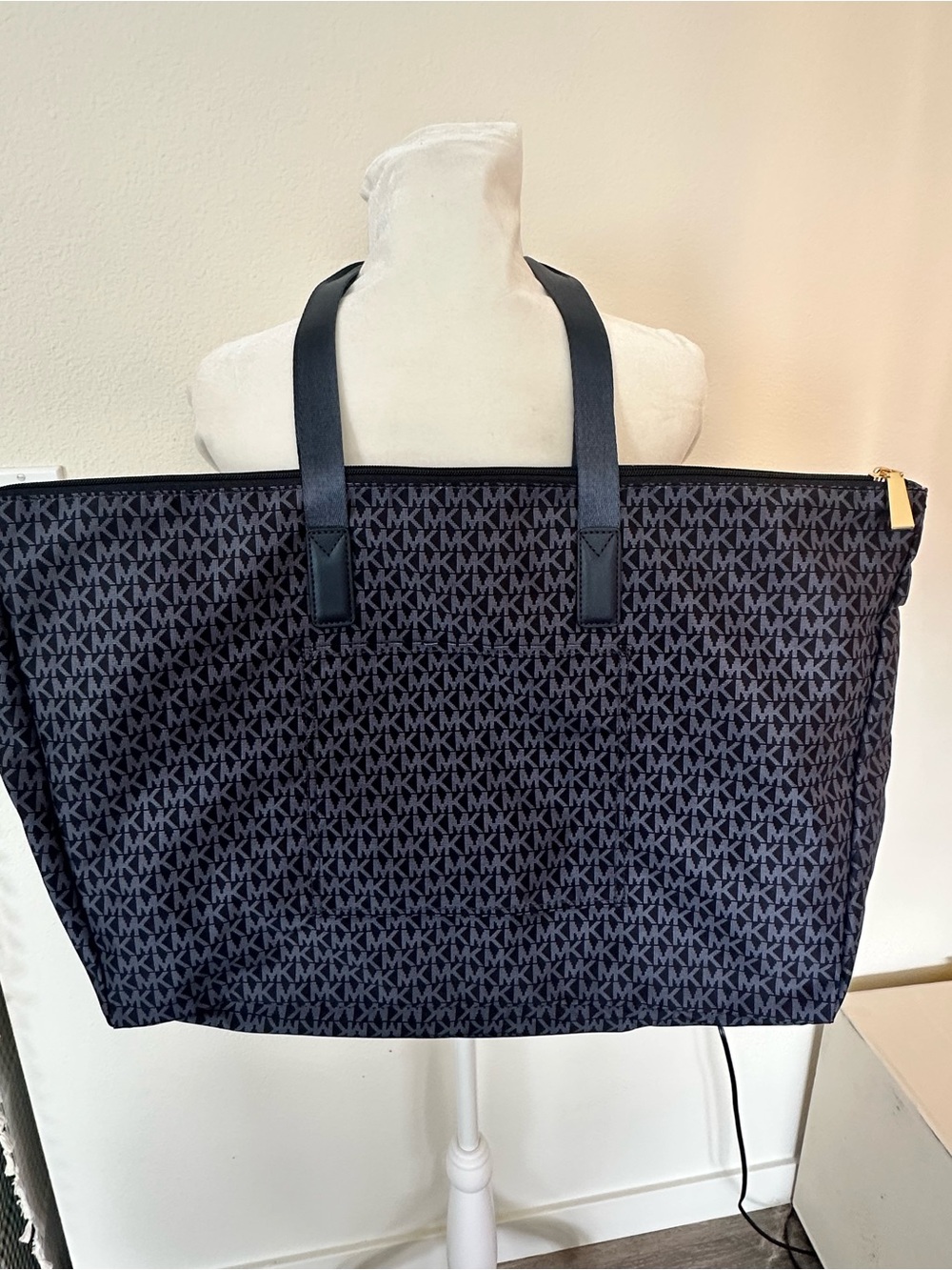 Michael Kors Logo Jet Set Packable Nylon Navy and Black Signature MK Tote - Picture 3 of 6